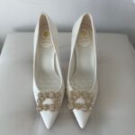 Закриті туфлі зі знімною брошкою