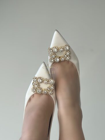 Закриті туфлі зі знімною брошкою