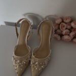 Бежеві слігбеки в перлинах