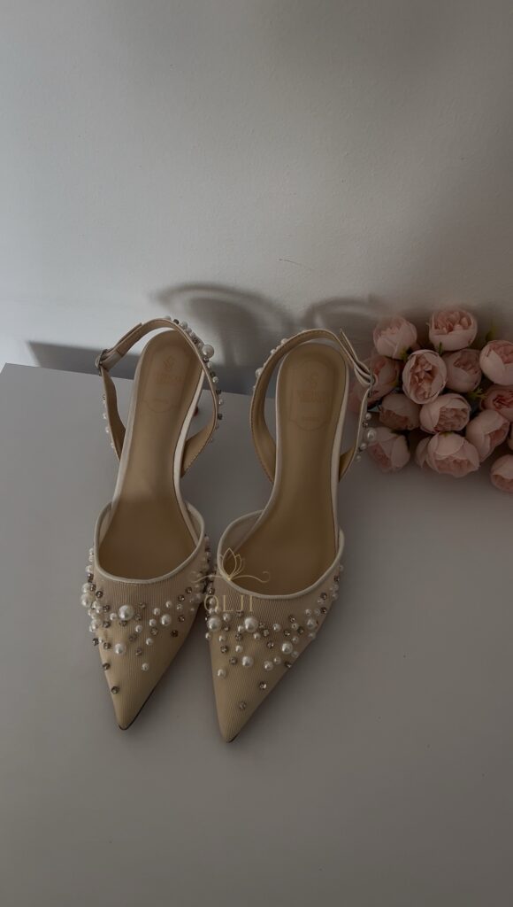 Бежеві слігбеки в перлинах