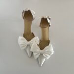 Атласні весільні туфлі зі знімним бантом